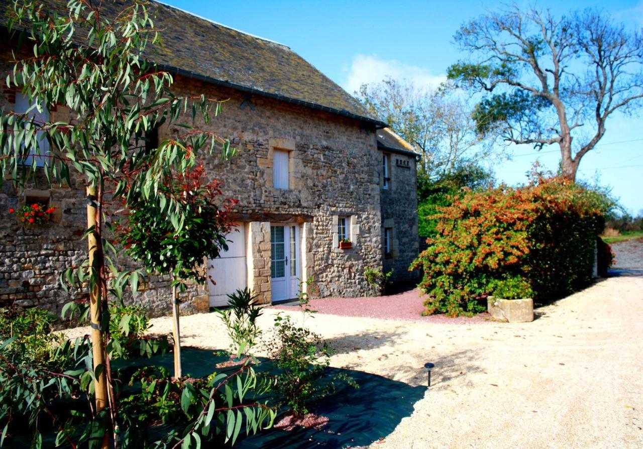 Maison 2 chambres avec espace extérieur privé et petit-déjeuner en supplément - fait-maison et produits locaux Vierville-sur-Mer Extérieur photo